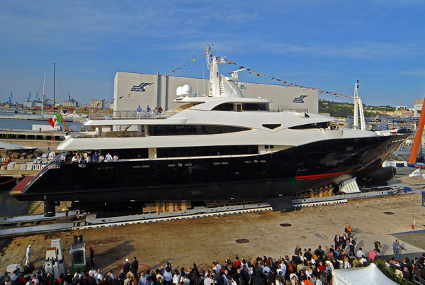 A new christening for CRN the 60-metre "Blue Eyes" mega-yacht